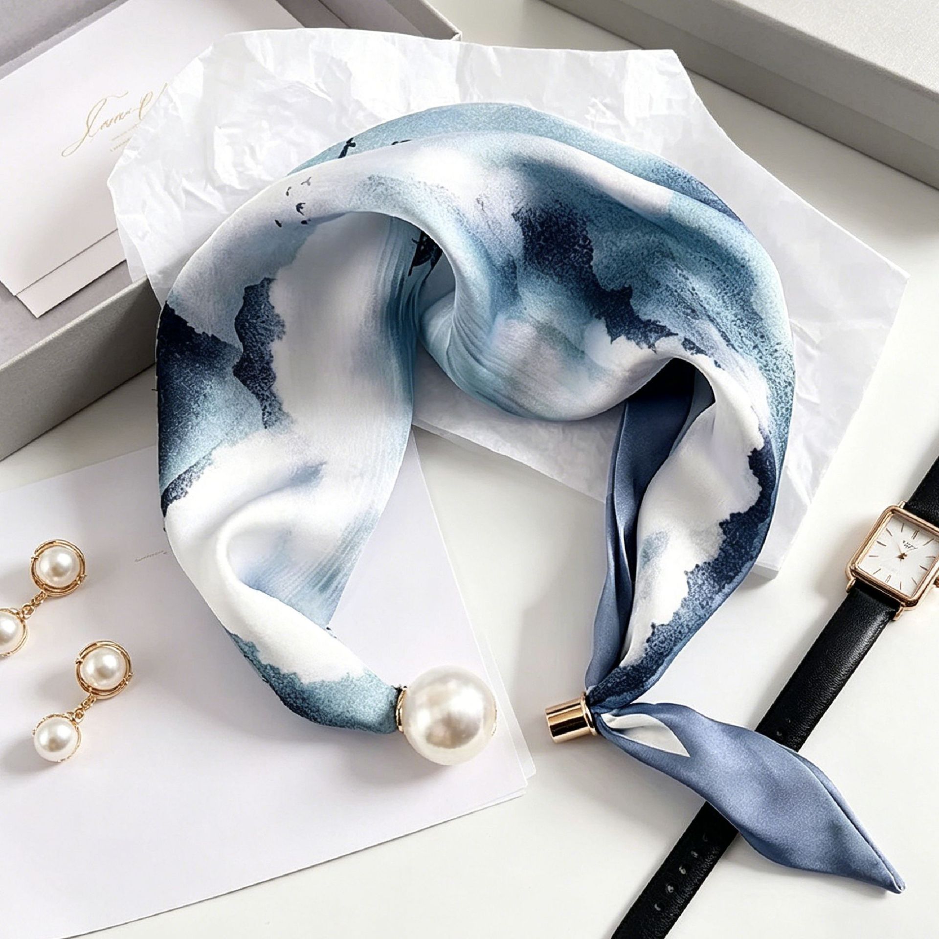 新しいペイズリープリントパールテール磁気クラスプスカーフ女性 - Ascot Neck Scarf のレビューと価格